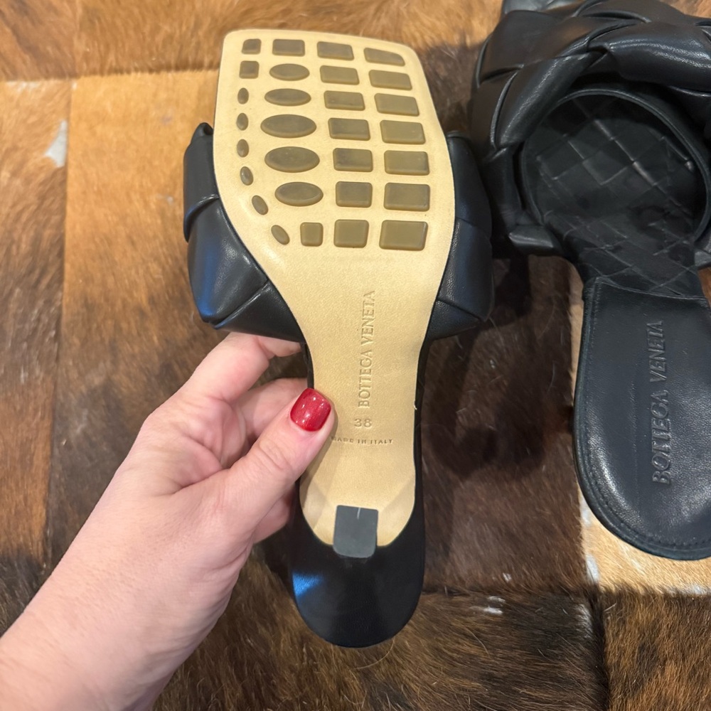 Bottega Veneta Lido Mules - Black - Picture 5 of 6